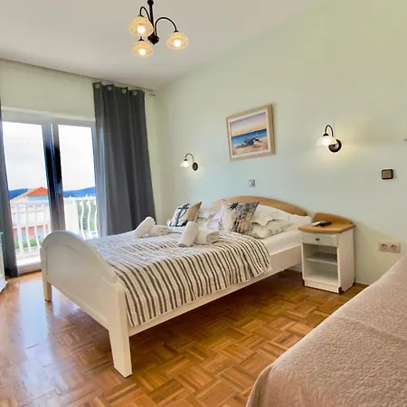 Pansion Adria 3* Sveti Filip i Jakov