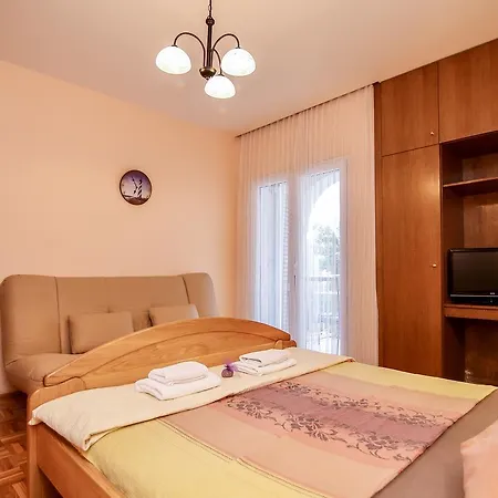 Pansion Adria Sveti Filip i Jakov
