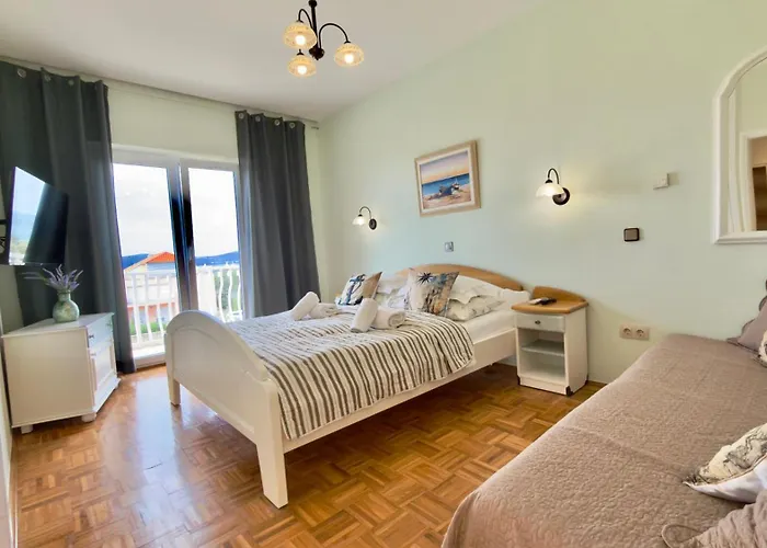 Pansion Adria 3* Sveti Filip i Jakov
