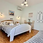 Pansion Adria 3* Sveti Filip i Jakov