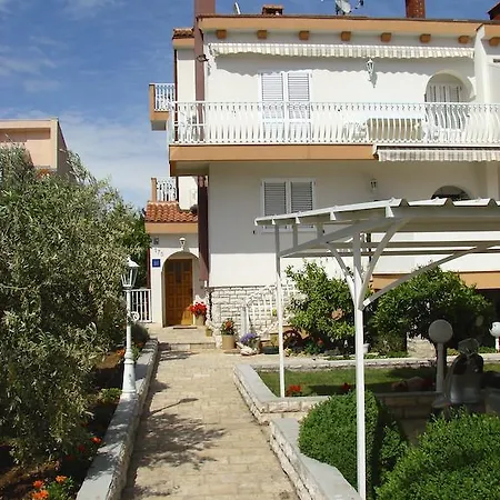 Pansion Adria 3*